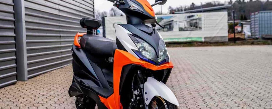 Elektroroller 'FALCON 3400' , jetzt mit 80 Kilometer Reichweite