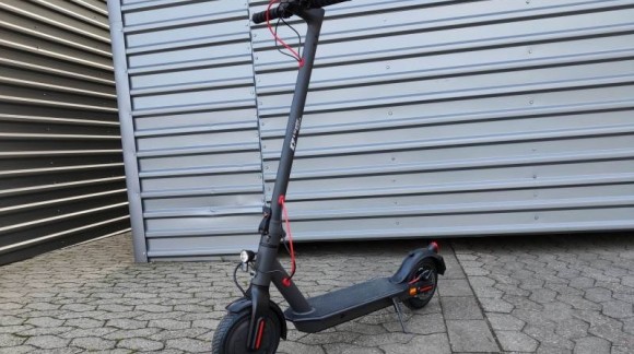 Endlich ist der Elektro-Tretroller mit Straßenzulassung (eKFV, ABE) da